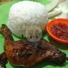 Gambar Makanan Ayam Penyet Mbok Nur, Wolter Monginsidi 1