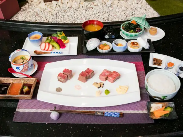 Gambar Makanan ISEYA Sukiyaki Robatayaki Japanese Restaurant 16