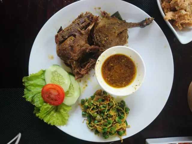 Gambar Makanan Bebek Tepi Sawah 9