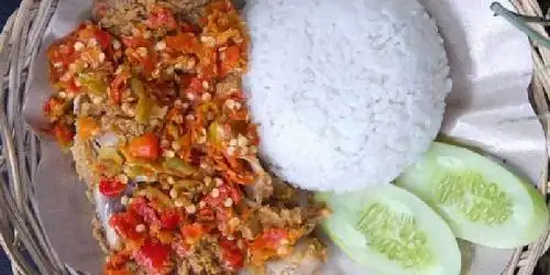 Ayam Geprek Ailsa, Sarijadi