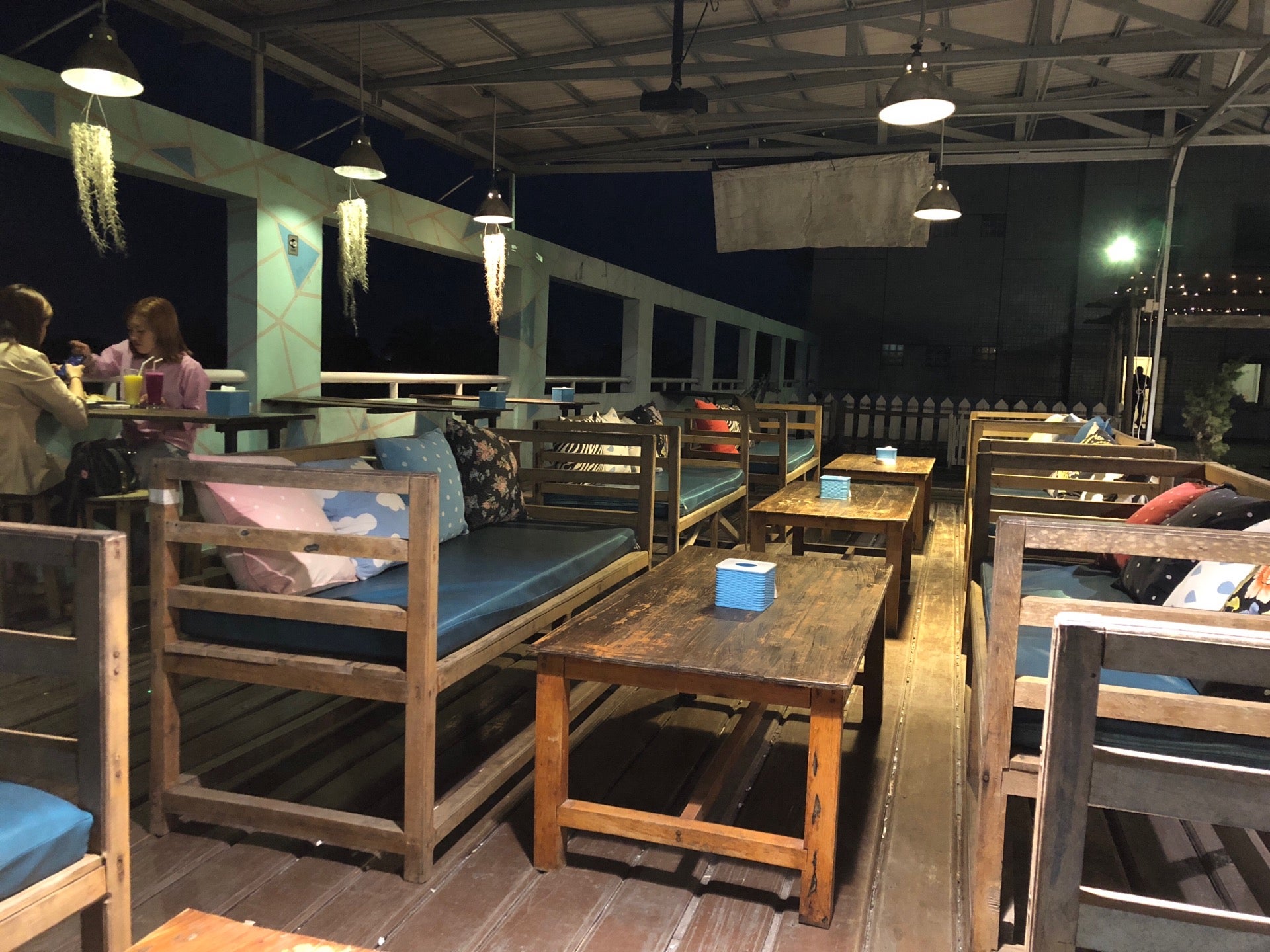 D'Langit Rooftop Cafe terdekat Restoran dan Tempat Makan Coffee