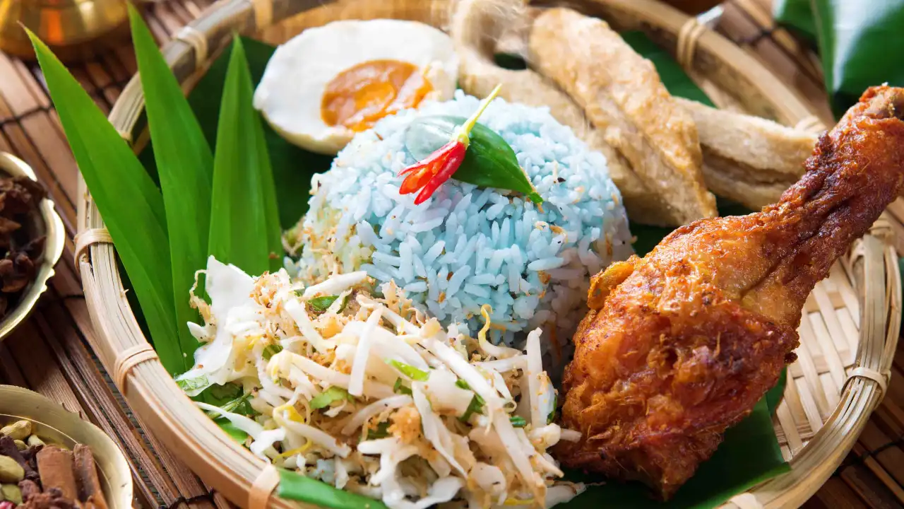 Nasi Kerabu Ayam Madu Pijo