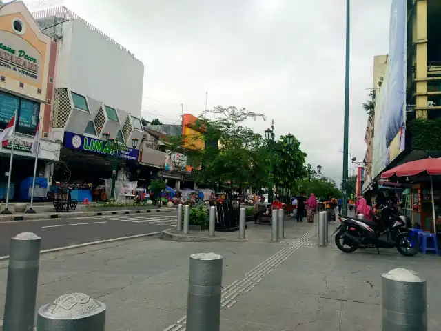 Gambar Makanan Lumpia Sami Jaya Malioboro 8