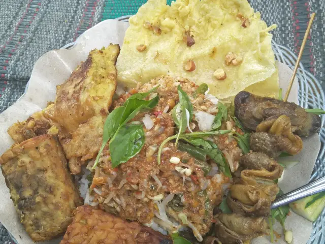 Nasi Pecel Bambu Runcing