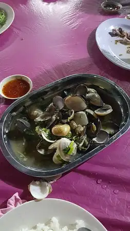 Teluk Kumbar Seafood Restaurant Food Photo 1
