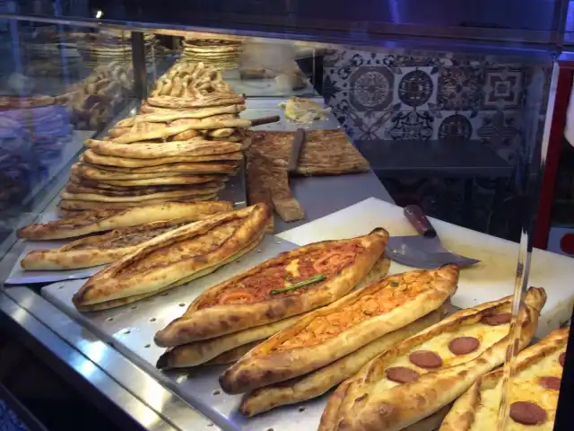 Meşhur Sarıyer Börekçisi Karaköy'nin yemek ve ambiyans fotoğrafları 4