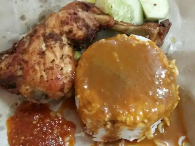 Aliff Nasi Kukus Ayam Goreng Berempah Food Photo 9