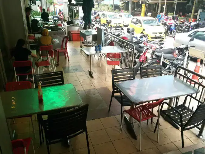 Pertama Bistro