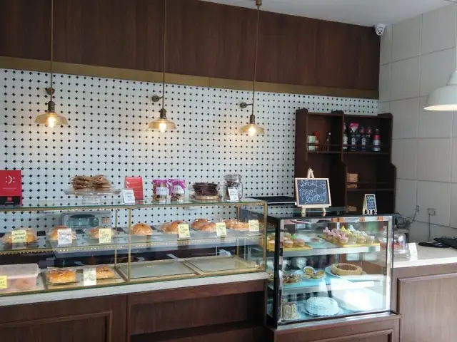 Gambar Makanan Serenity Bakery-Coffee-Eatery 3