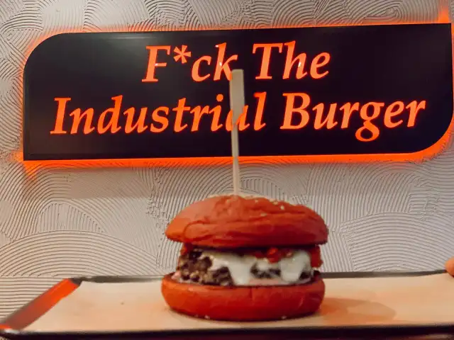 Red et Burger'nin yemek ve ambiyans fotoğrafları 14