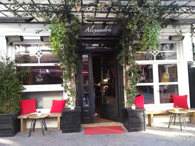 Alexandra Cocktail Bar'nin yemek ve ambiyans fotoğrafları 17