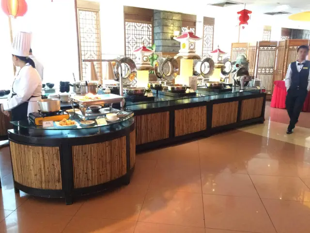 Wang Shan Lo - Crown Regency Hotel & Towers Food Photo 12