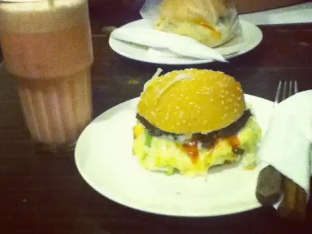 Gambar Makanan DeJons Burger & Torry Coffee 6