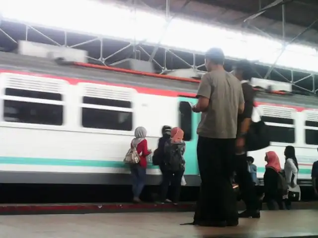 Gambar Makanan Roti "O" stasiun semarang poncol 5