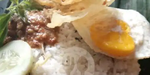 Sego Pecel Komplit Mbak Wike dan Mie Ayam, Panjang Jiwo