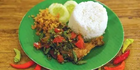 Nasi Ayam Penyet TQ, Marpoyan Damai/Tangkerang Ten