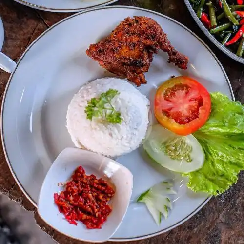 Gambar Makanan Ndorobei Ayam Goreng, Nologaten 1