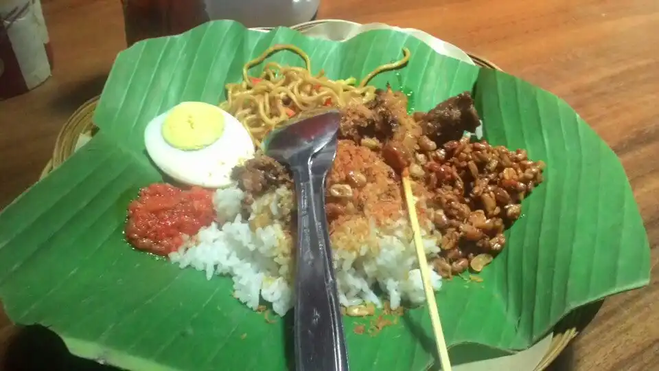 Nasi Jinggo Babi Kecap