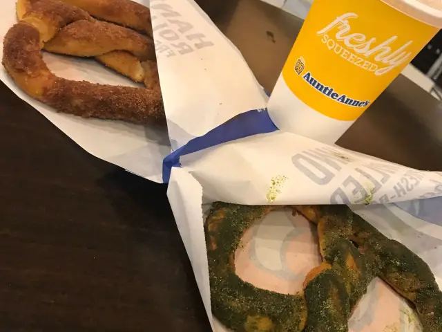 Auntie Anne's Food Photo 9