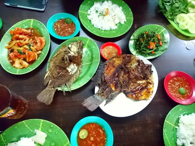 Gambar Makanan Ikan Nila Pak Ugi 16