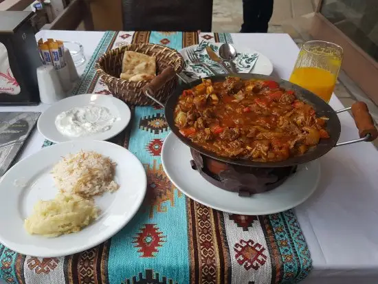 Erhan Restaurant'nin yemek ve ambiyans fotoğrafları 80