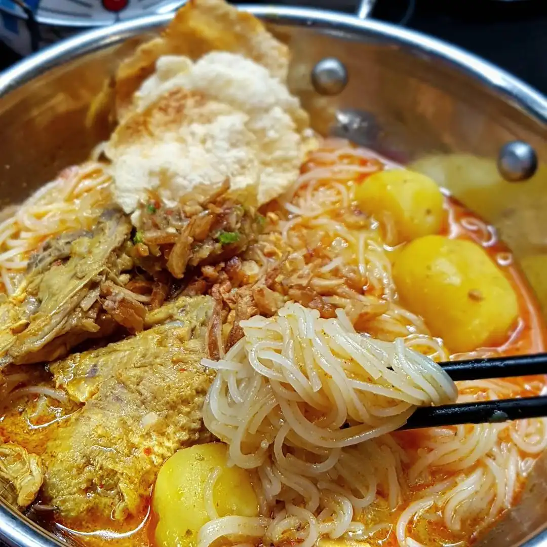 Kari Bihun Sapi / Ayam