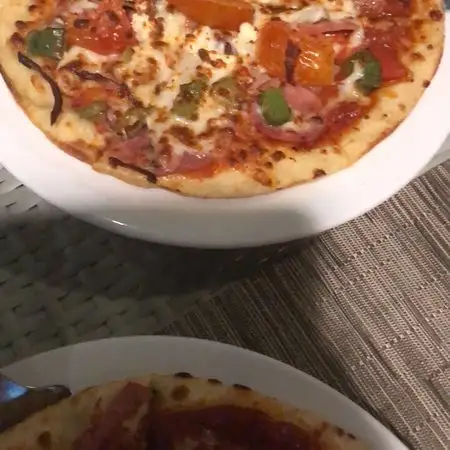 Gambar Makanan Salato Pizzeria Legian 18