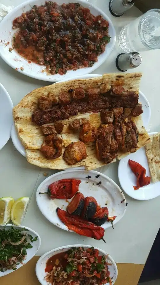 Halil Usta Ocakbaşı Kebap'nin yemek ve ambiyans fotoğrafları 4