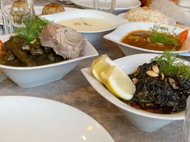 Layale Şamiye - Tarihi Sultan Sofrası مطعم ليالي شامية سفرة السلطان'nin yemek ve ambiyans fotoğrafları 3