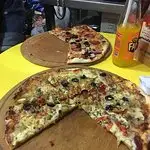 Ghot Pizzeria'nin yemek ve ambiyans fotoğrafları 5
