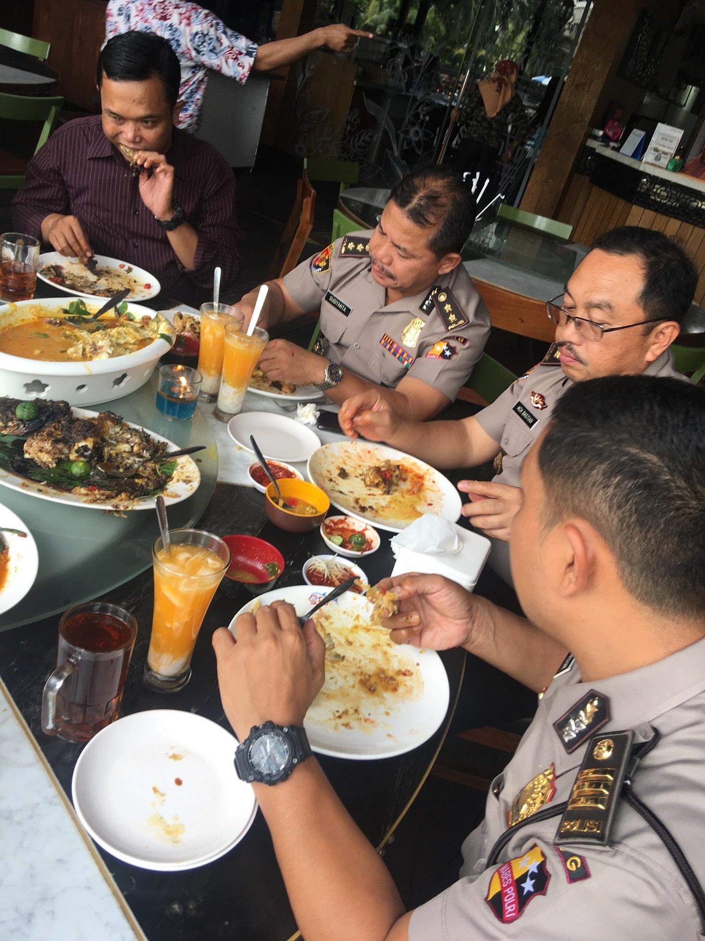 Seafood Sf 6 Pantai Mutiara Blok S F 6 Terdekat Restoran Dan Tempat