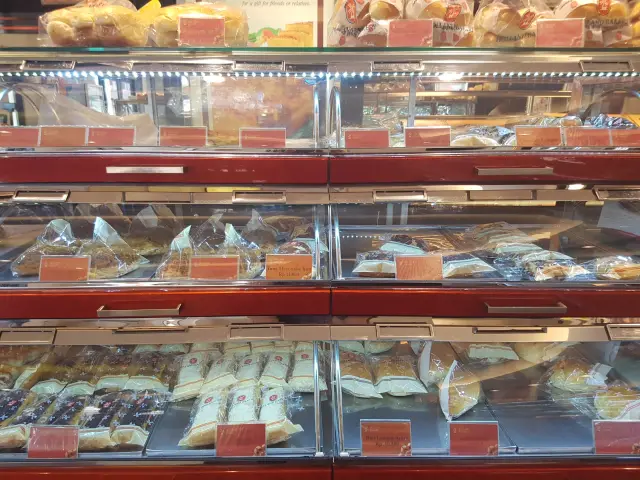 Gambar Makanan Holland Bakery 5