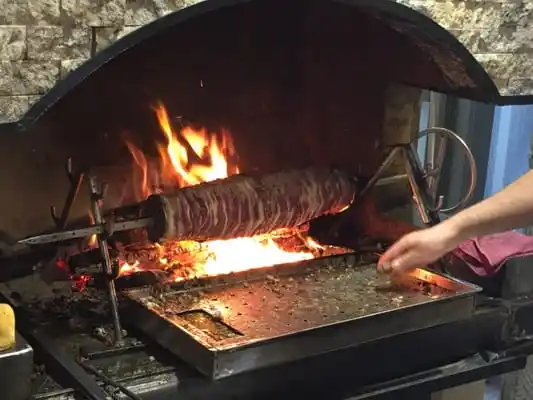 Gel Gör Cağ Kebap'nin yemek ve ambiyans fotoğrafları 2