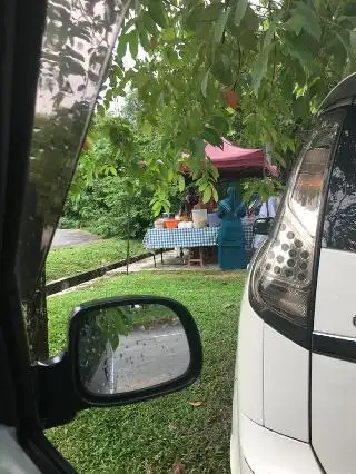 Gerai Nasi Dagang, Kerabu dan Berlauk