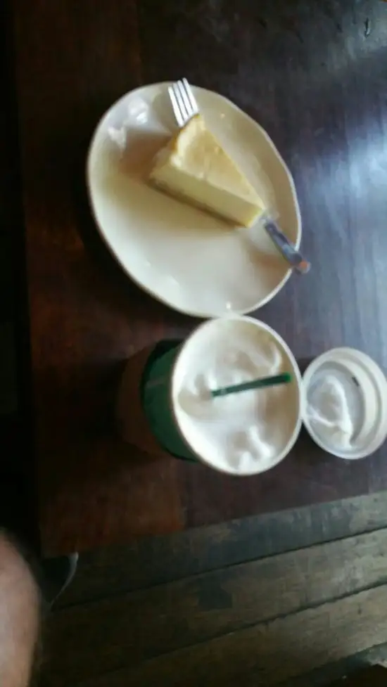 Gambar Makanan Starbucks Griya Santrian 7