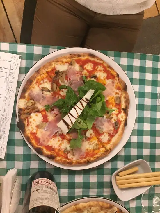 Tarantella Pizza'nin yemek ve ambiyans fotoğrafları 25