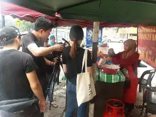 Ayam Goreng Emass Rm1.20 & pisang goreng emass