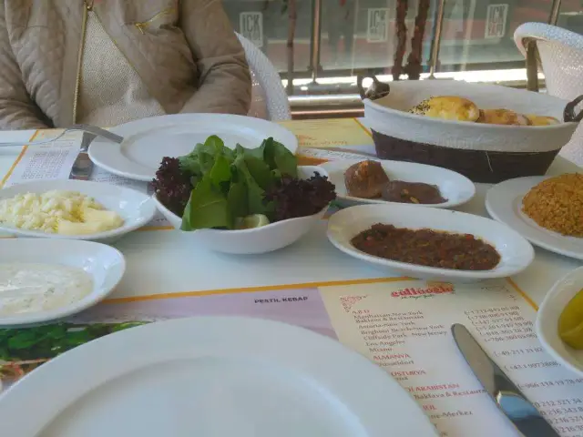 Güllüoğlu'nin yemek ve ambiyans fotoğrafları 46