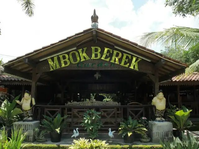 Gambar Makanan Mbok Berek Garden Resto 6