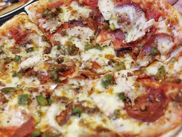 Gambar Makanan Pizza Marzano 4