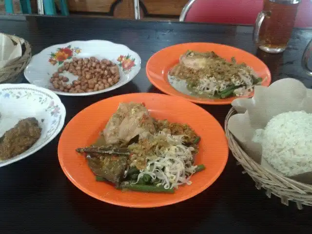 Gambar Makanan Warung Makan Ayam Betutu Asli Men Tempeh Ferry 13