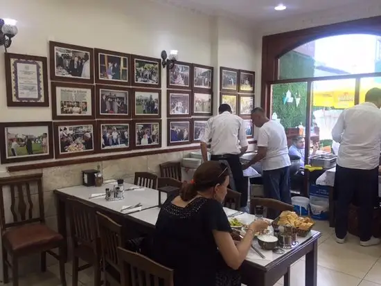 Tarihi Merkez Efendi Köftecisi Ahmet Usta'nin yemek ve ambiyans fotoğrafları 4