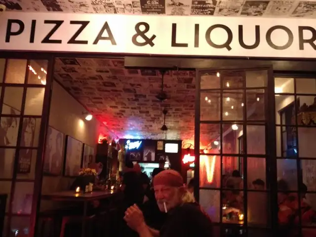 Gambar Makanan Hank's Pizza & Liquor 6