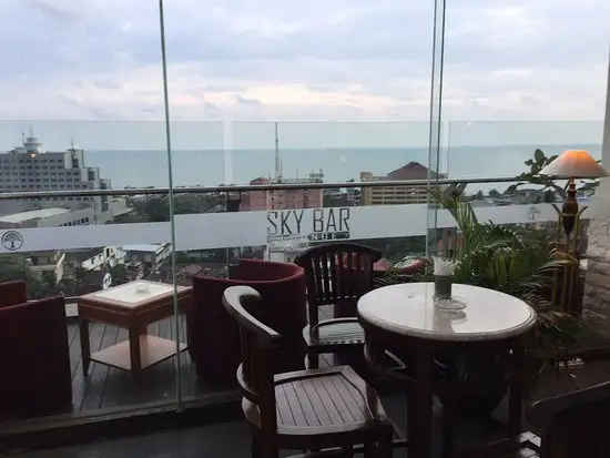 Gambar Makanan Sky Bar, Gran Senyiur Hotel 6