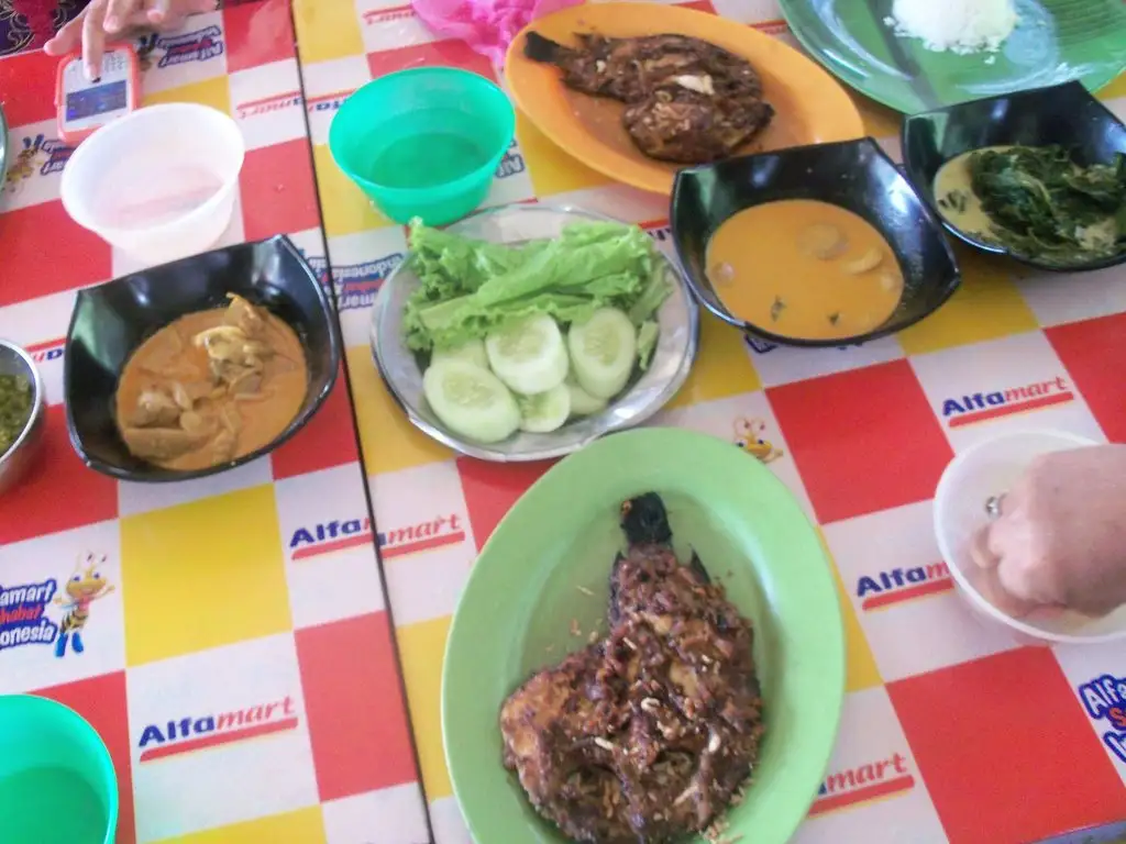 Rumah Makan ikan Bakar Fauzi