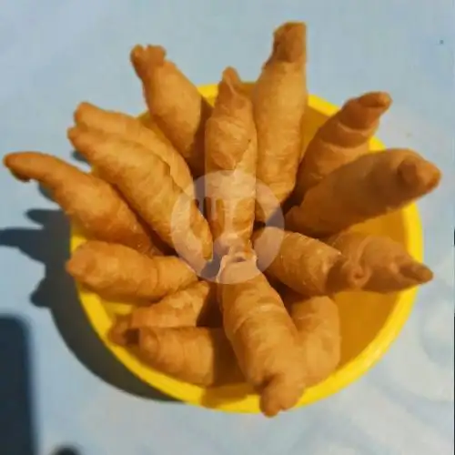 Gambar Makanan Molen Kerispi Jampool, Pakis 9