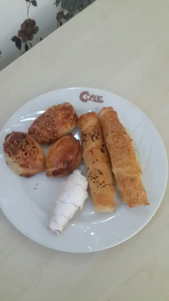 Cömert Börek & Tatlı Salonu'nin yemek ve ambiyans fotoğrafları 10