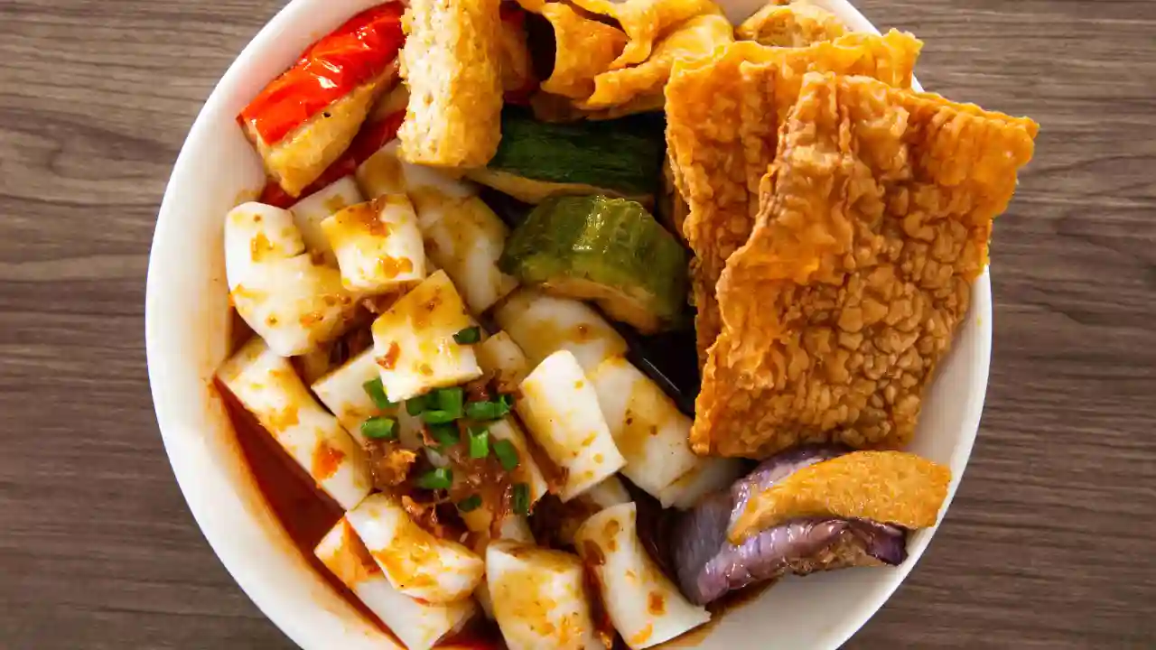 CHEE CHEONG FUN & YONG TAU FU @ SAN TIAO YI KOPITIAM