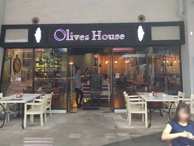 Gambar Makanan Olives House 4
