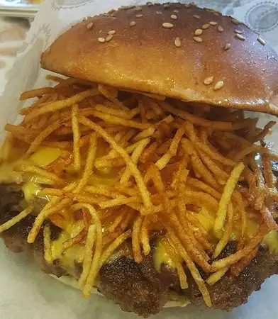 Dobby's Burger Place'nin yemek ve ambiyans fotoğrafları 15